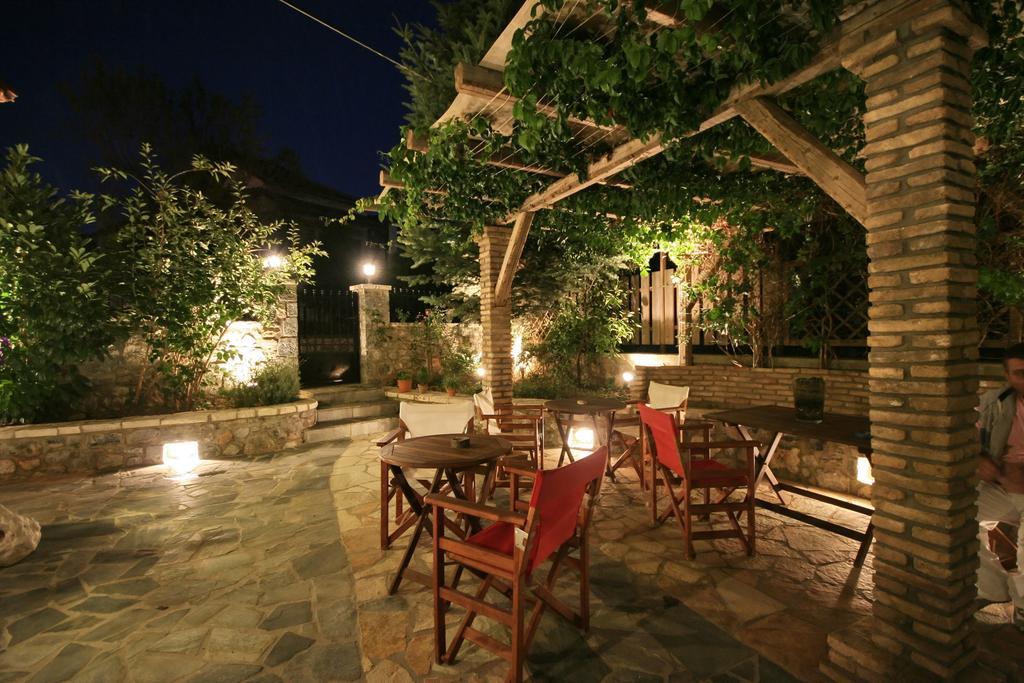 Hotel Archontiko Nikolopoulou Vitina Habitación foto
