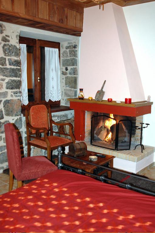Hotel Archontiko Nikolopoulou Vitina Exterior foto