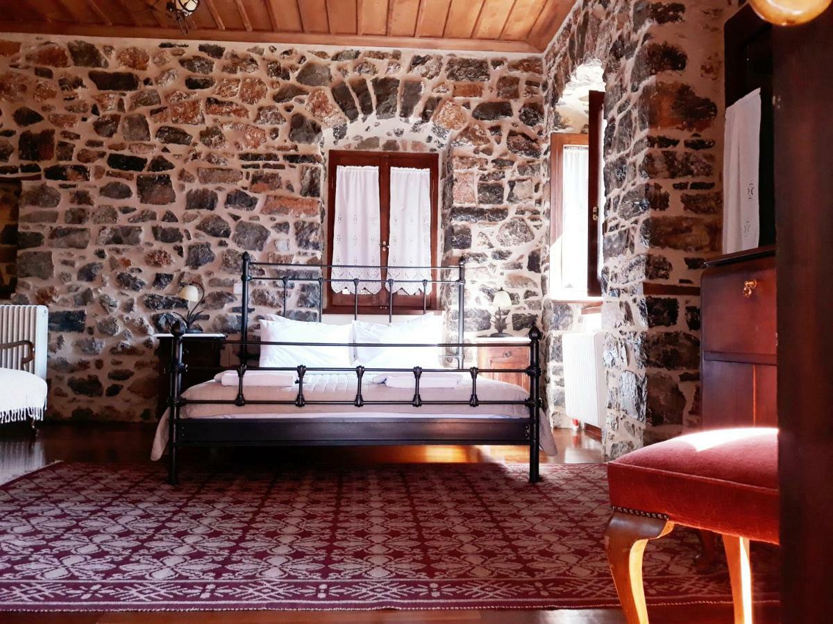Hotel Archontiko Nikolopoulou Vitina Exterior foto